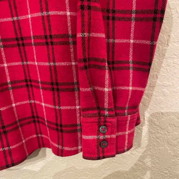 Lands End woman’s red plaid long sleeve top with stretch. Preowned in great cond - Picture 4 of 14